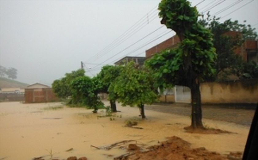 Defesa Civil confirma 23 mortos pela chuva no Espírito Santo