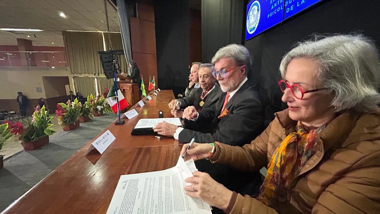 Instituto Internacional Juarez Machado firma parceria com universidade do México