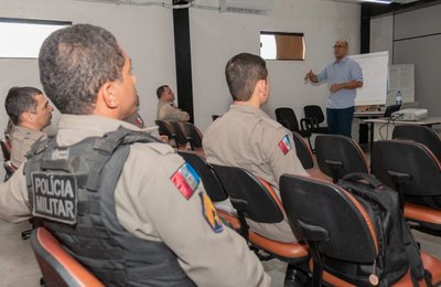 Curso do Cerest Regional Maceió aborda riscos e medidas de prevenção contra choques elétricos