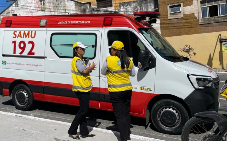Equipe Social do Ronda presta apoio a jovem em situação de vulnerabilidade na Praça dos Martírios
