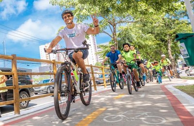 Prefeito JHC inaugura ciclovia da Avenida Fernandes Lima e beneficia 300 mil pessoas