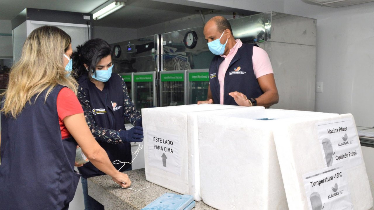 Alagoas recebe mais 138.060 doses de vacinas contra a Covid-19