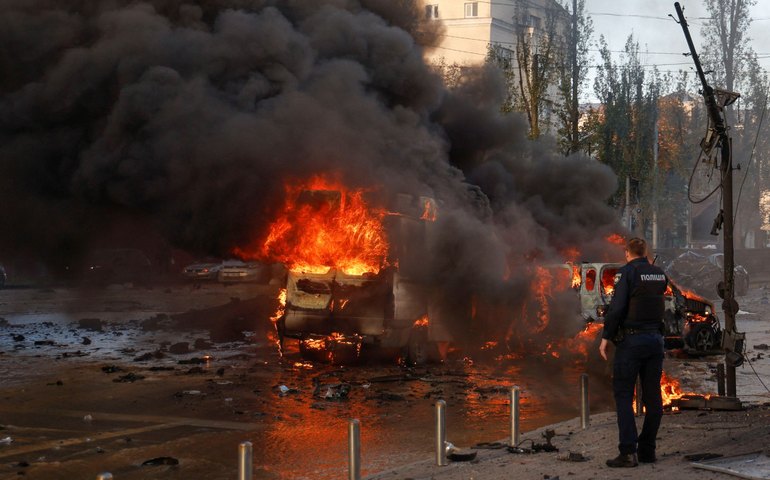 Autoridades da Ucrânia relatam explosões no centro da capital, Kiev