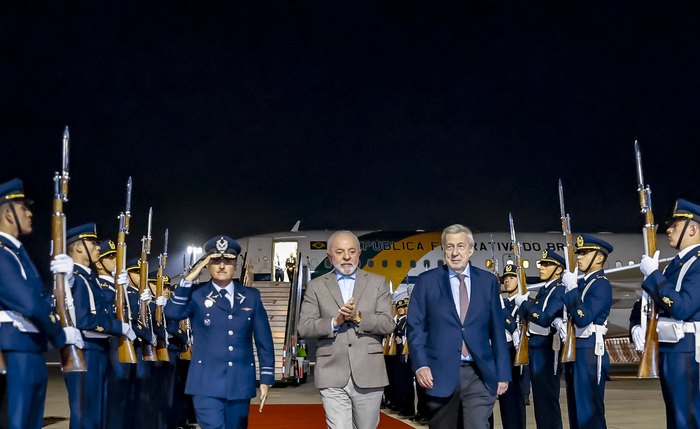 Presidente da República, Luis Inácio Lula da Silva, é recepcionado no aeroporto da cidade de Santiago no Chile. Presidente da República, Luis Inácio Lula da Silva, é recepcionado no aeroporto da cidade de Santiago no Chile.
