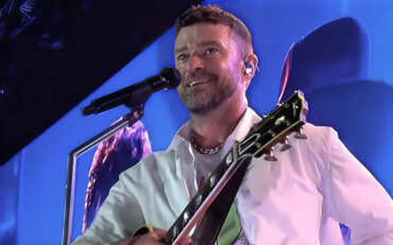 Foster The People leva Lollapalooza 'raiz' ao palco e faz show confortável para público morno