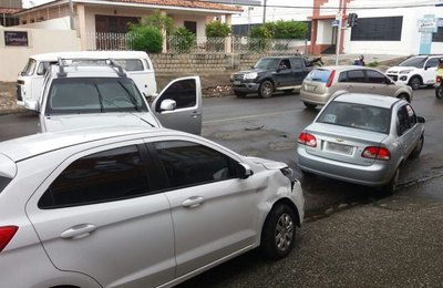 Acidentes de trânsito: excesso de velocidade diminui chance de sobrevivência