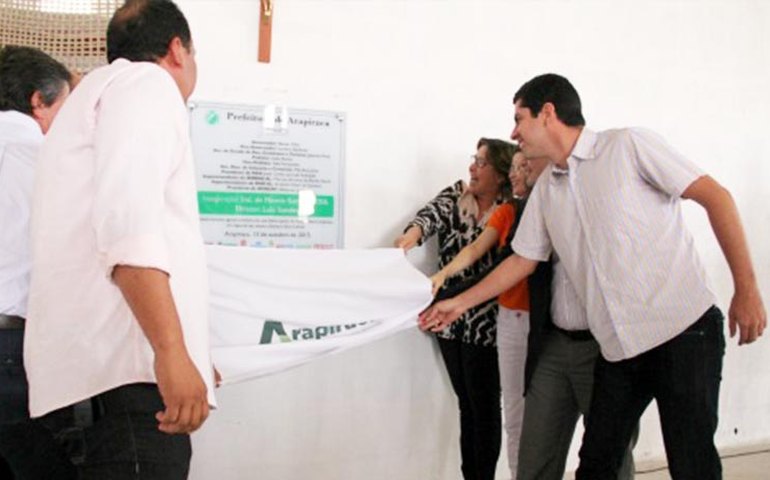 Arapiraca: Célia Rocha inaugura fábrica de estofados no Polo Moveleiro