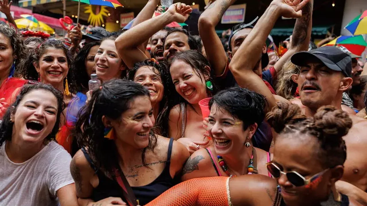 EUA orientam turistas a não reagir a roubos em Carnaval no Brasil