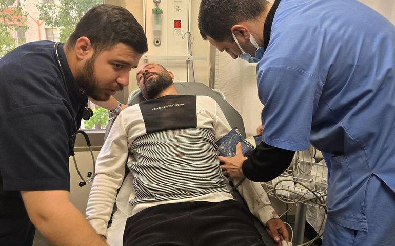 Palestino que ganhou Oscar é libertado por Israel após espancamentos