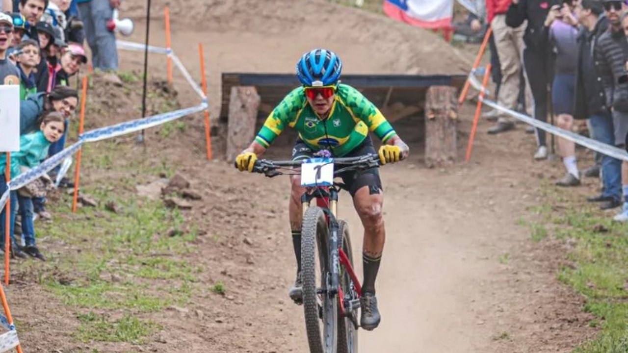 Raiza Goulão conquista o bronze na Mountain Bike e Brasil chega a 4 medalhas no Pan de Santiago