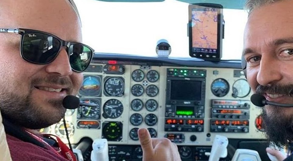 PILOTO E COPILOTO / Foto: Rede social