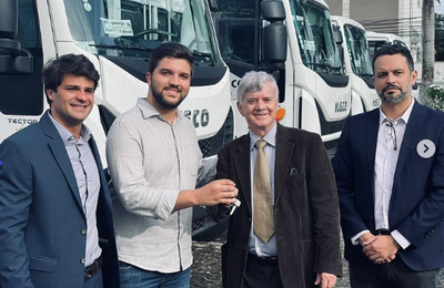 Prefeito Lucas Santos recebe do governo estadual novo caminhão compactador para Traipu