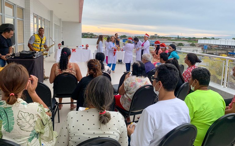  Hospital do Coração Alagoano promove ação de humanização para pacientes durante celebração natalina 