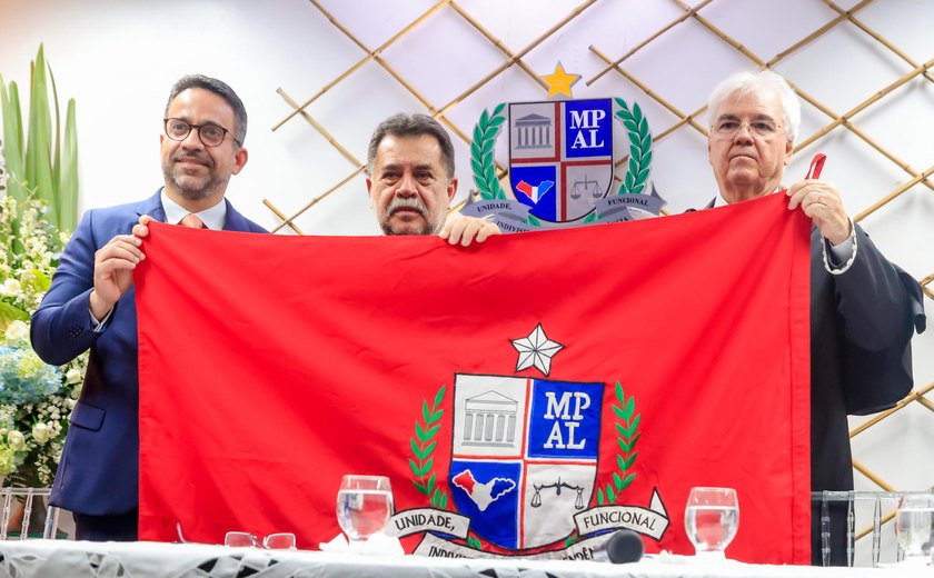 Paulo Dantas prestigia posse de Lean Araújo como chefe do Ministério Público de Alagoas