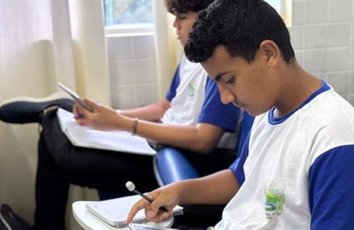 Com uso de tablets, educação de Anadia aplica mais uma etapa da APAN - Avaliação Padronizada