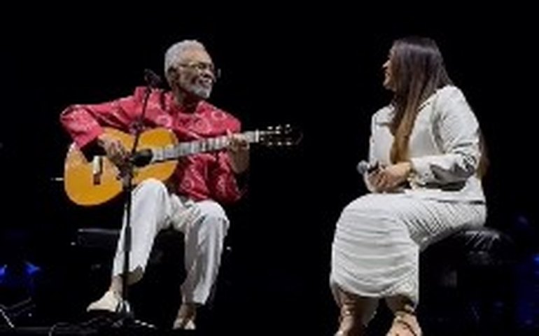 Gilberto Gil recebe Preta Gil no palco em SP e chora ao cantar 'Drão'