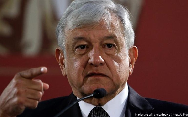 No México, López Obrador ganha consulta para manutenção do governo