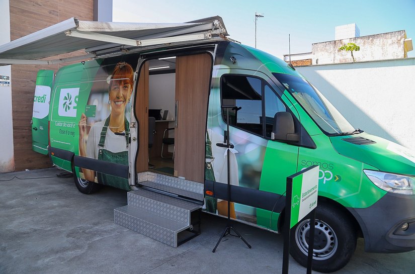‘Mediação na Van’ promove acordos entre cooperativa de crédito e associados