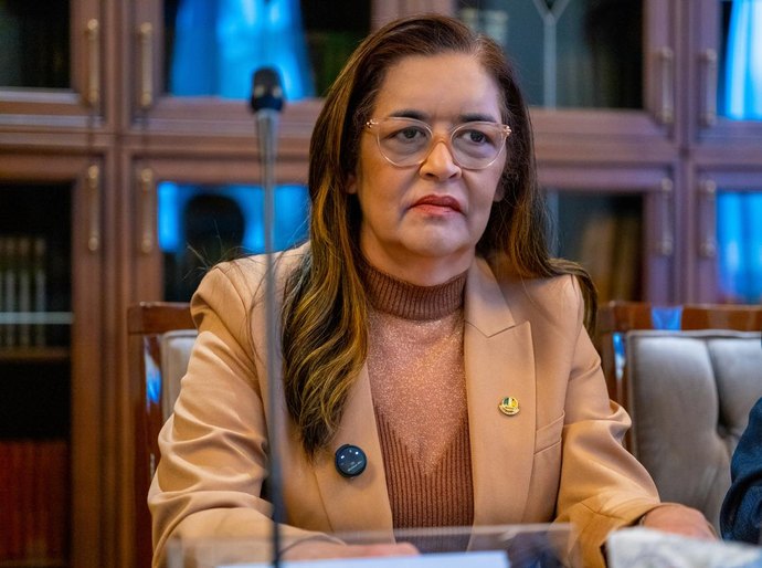 Senadora Dra. Eudócia confirma início da produção da vacina de RNA mensageiro contra o câncer na Rússia