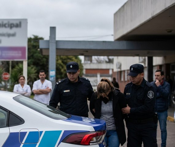 Mulher é presa por suspeita de tentar matar o irmão internado para tratamento de câncer