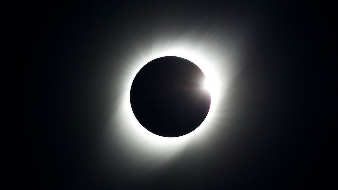 Lunar, solar, total, parcial, anular, penumbral e híbrido: conheça todos os tipos de eclipse 