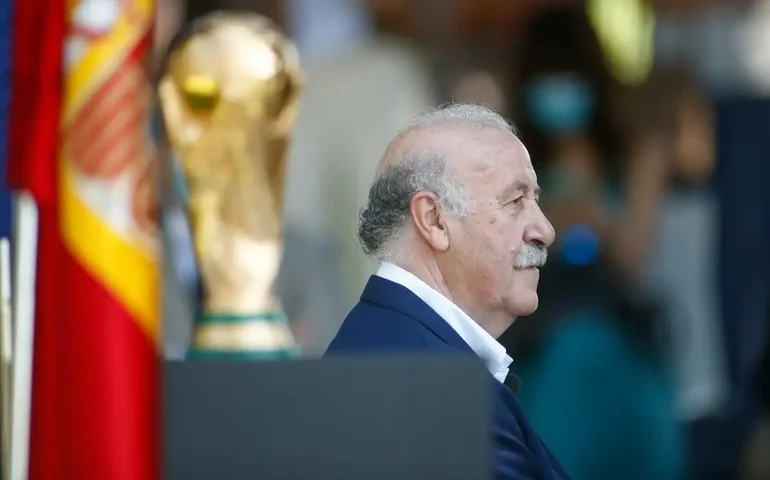 Ex-técnico da seleção espanhola é nomeado para supervisionar federação