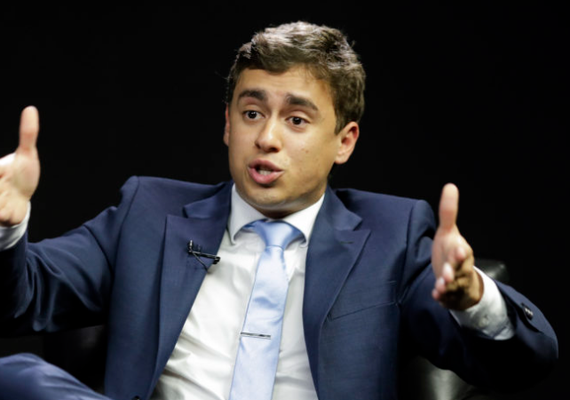 Deputado Nikolas Ferreira cobra explicações dos Correios sobre aumento salarial da diretoria em meio à crise