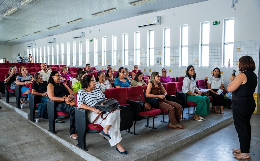 Formação orienta gestores sobre acolhimento de servidores readaptados em escolas de Maceió