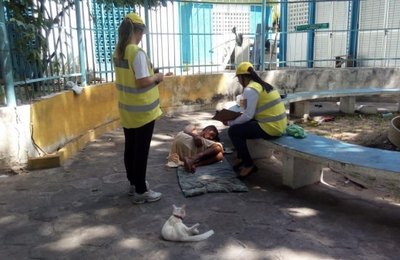 Ronda no Bairro encontra pai de criança nascida em praça da orla de Maceió