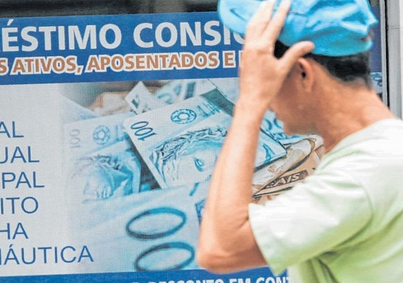 Bancos suspendem consignado do INSS após Governo baixar juros