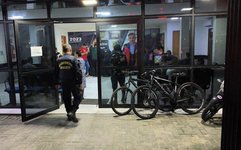 Guarda Municipal detém suspeitos de roubo de bicicletas na orla de Maceió