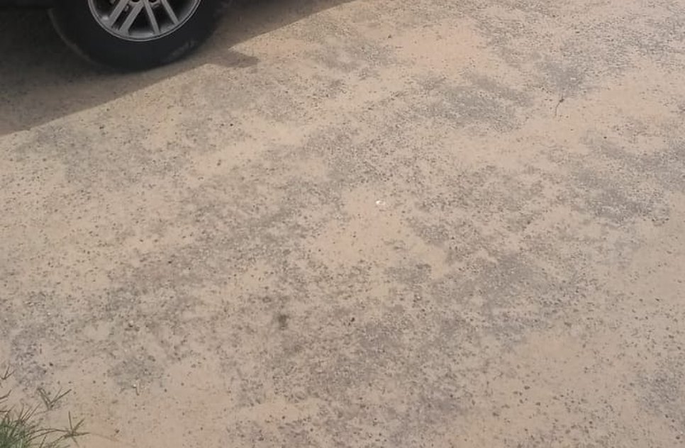 eles estavam com uma hilux vendendo produtos 
