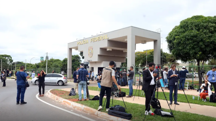 8/1: lembre como a imprensa estrangeira repercutiu condenações do STF