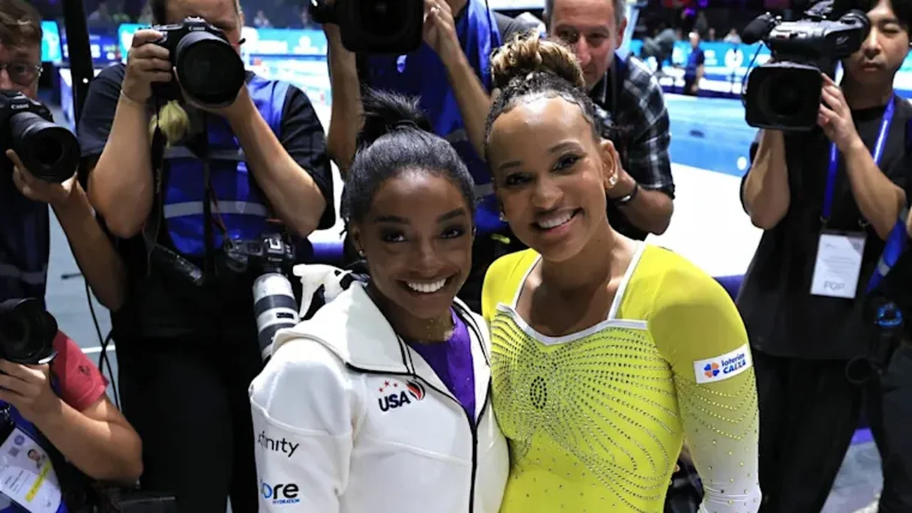 Infográfico mostra como foi salto que fez Rebeca bater Simone Biles; leia análise
