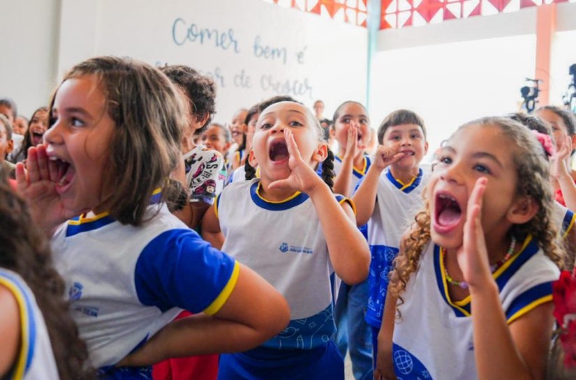 Prefeito Luciano Barbosa entrega a Escola João Lúcio da Silva totalmente reformada à comunidade