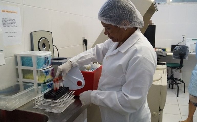 Moderno laboratório agiliza exames e laudos de pacientes do HGE