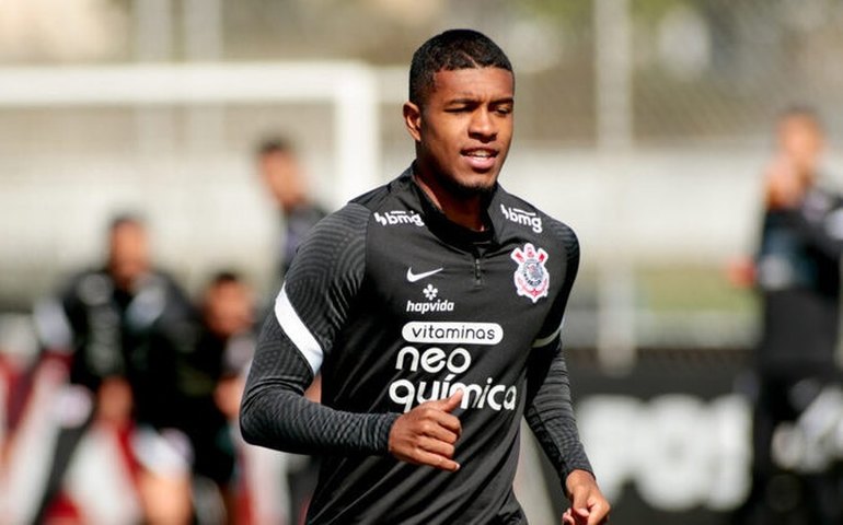 Corinthians oficializa empréstimo de Léo Natel para time português