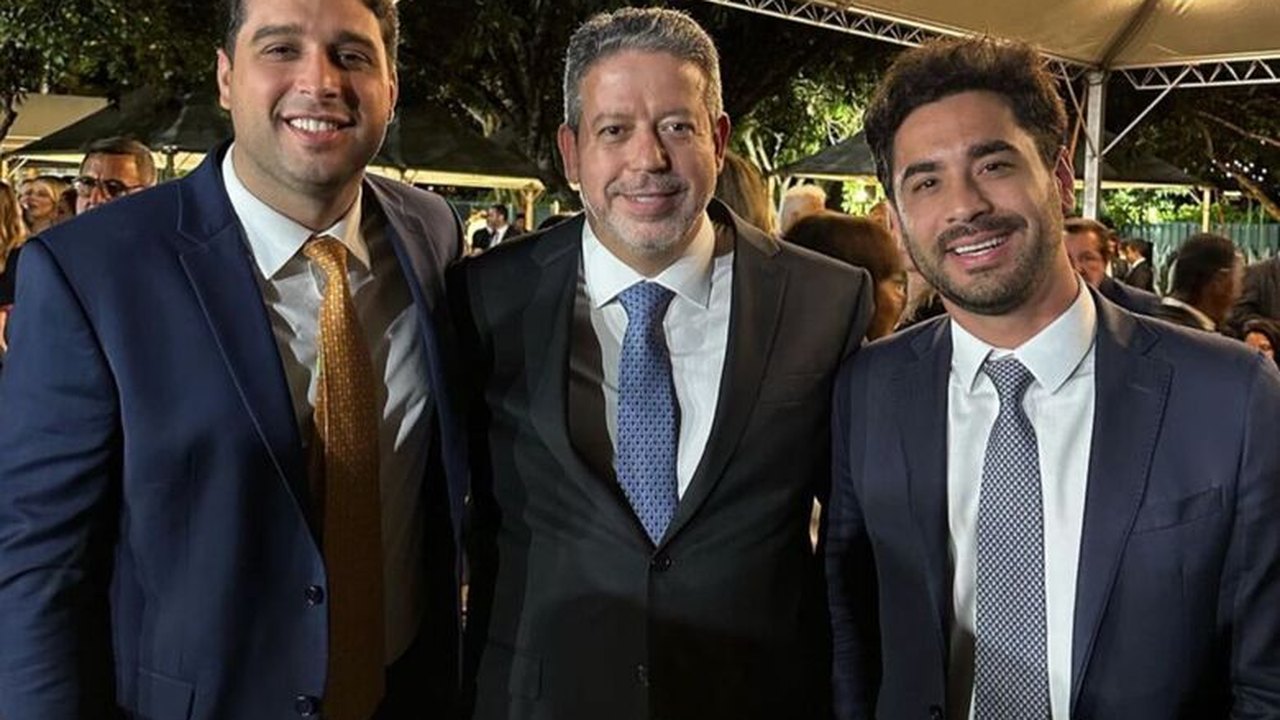 Prefeito de Santana do Mundaú prestigia reeleição de Arthur Lira e posse de Renan Filho