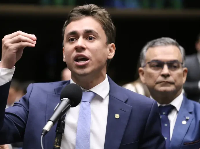 Nikolas Ferreira viajou em jato de Vorcaro na campanha de 2022