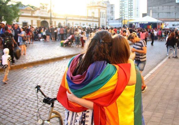 Comissão se reúne para votar projeto que assegura união homoafetiva