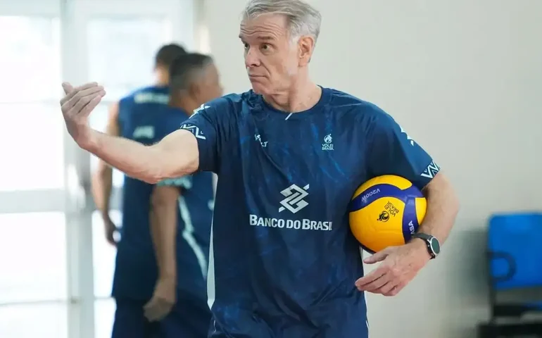 Bernardinho divulga lista de inscritos do Brasil na Liga das Nações de Vôlei