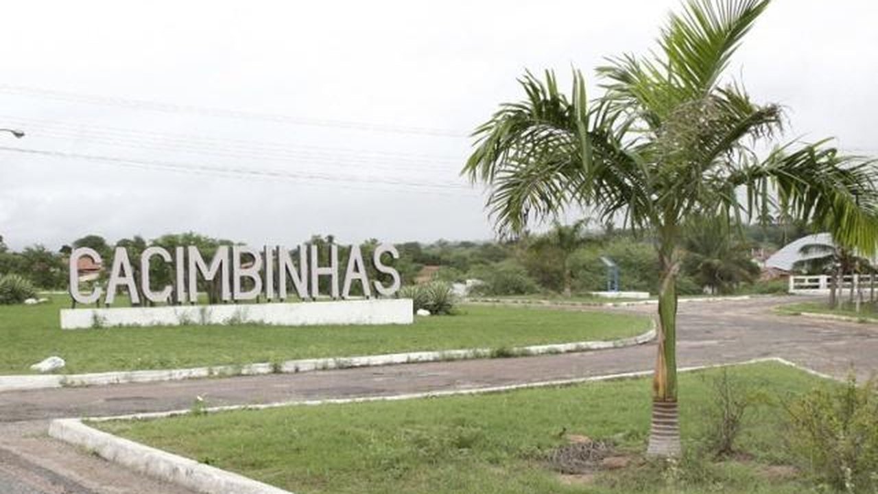 Governador e ministros entregam sistema de dessalinização em AL