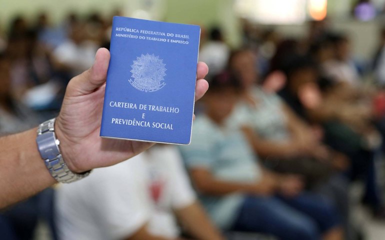 Governo deve autorizar redução de jornada e adiamento de FGTS e 1/3 sobre férias