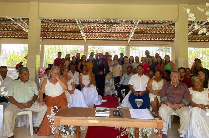Parceria entre Prefeitura de Penedo, FRM e justiça promove casamento coletivo