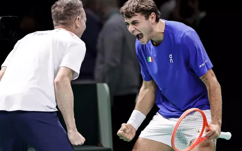 Itália bate Áustria e vai às semifinais da Copa Davis