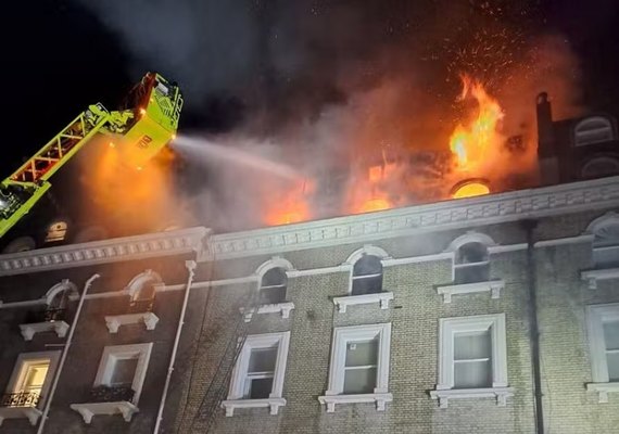 Incêndio em prédio residencial de bairro nobre em Londres deixa onze hospitalizados