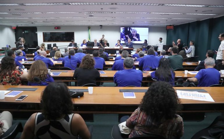 Empregados da Caixa e lotéricos temem possível privatização do controle das loterias