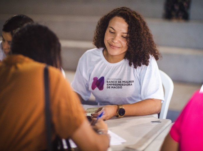 “Foi um escape e a luz que pedi a Jesus”, diz empreendedora contemplada com o Banco da Mulher