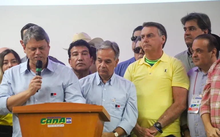 Na Agrishow, Tarcísio diz que não vai tolerar invasão de propriedades privadas em SP