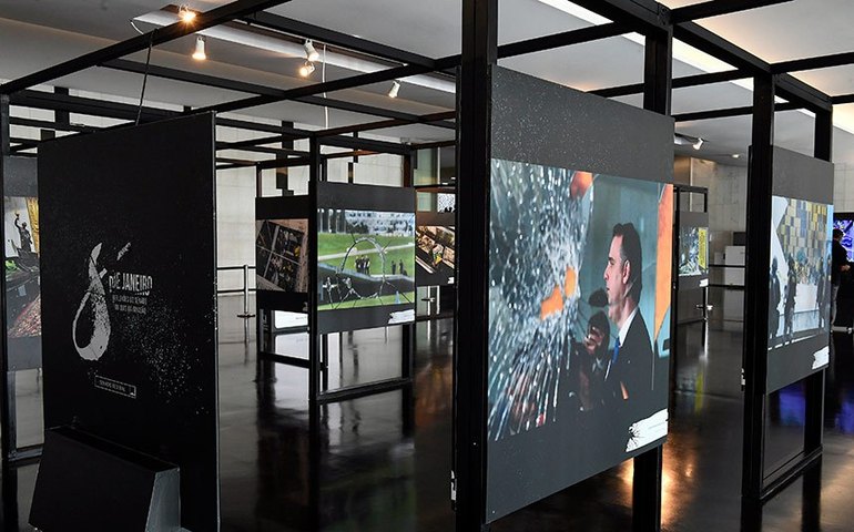 Exposição de fotos resgatou memória dos ataques antidemocráticos